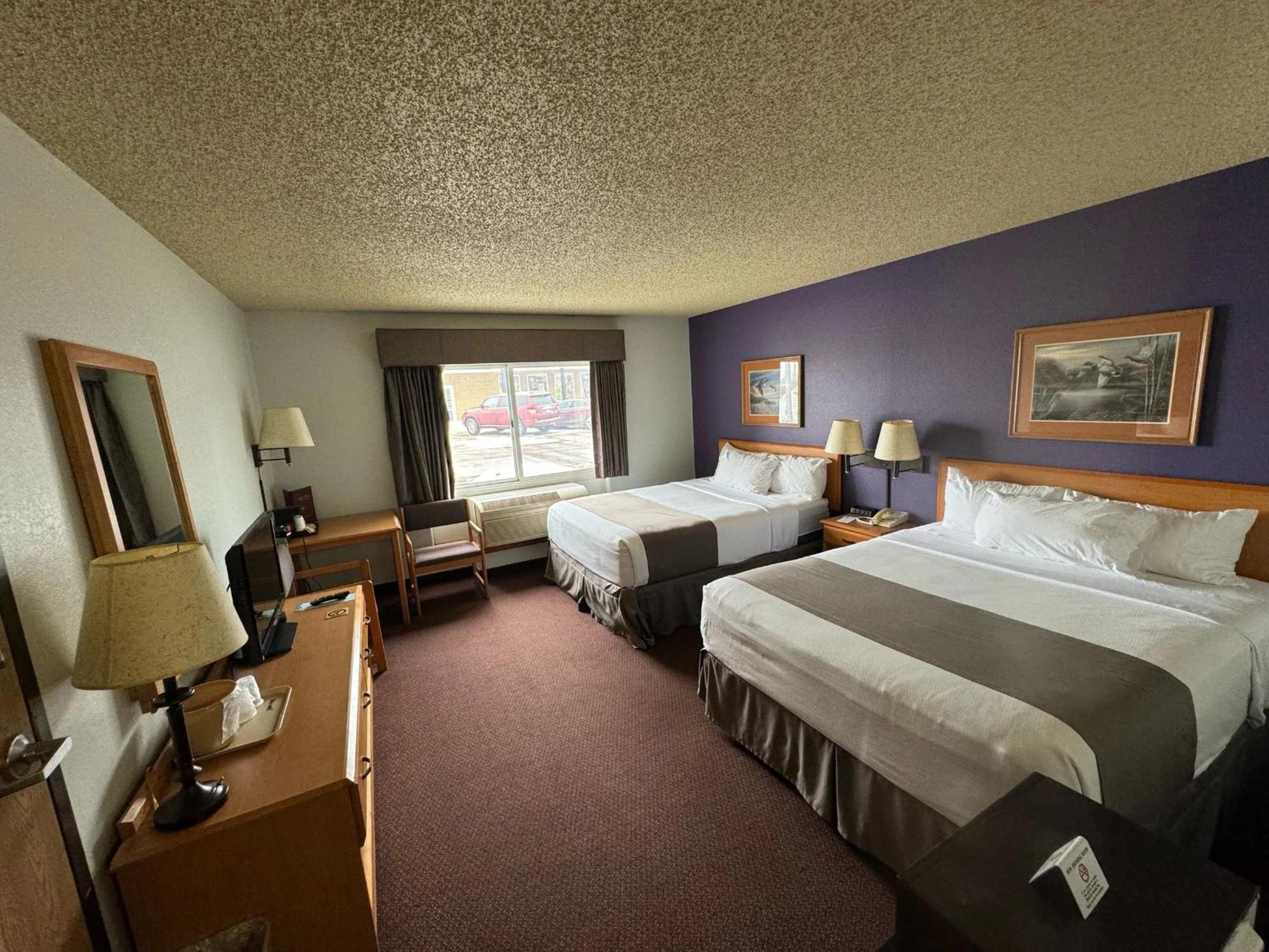 Fossil Creek Hotel & Suites Russell Buitenkant foto