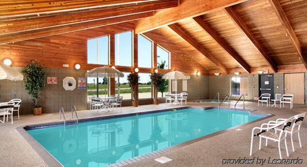 Fossil Creek Hotel & Suites Russell Buitenkant foto